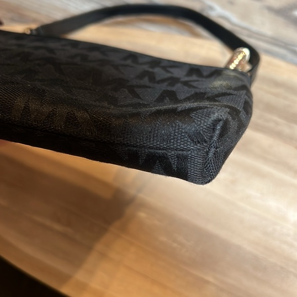 Michael Kors small bag - Picture 6 of 11